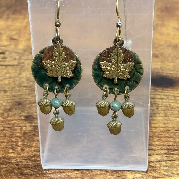 #15 Earrings - Picture 1 of 4